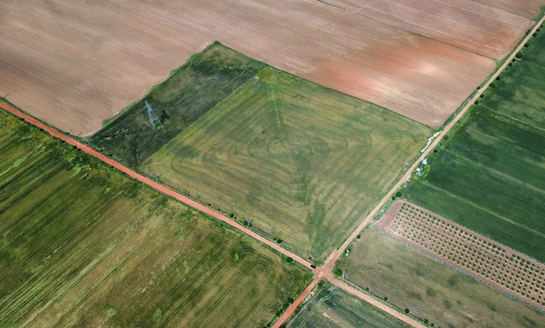 KONYA SARAYÖNÜ KARATEPE'DE SATILIK 33.995 M2 MÜSTAKİL TARLA